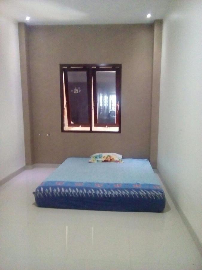 Bintara Jaya Yemima Guest house Bekasi Bagian luar foto