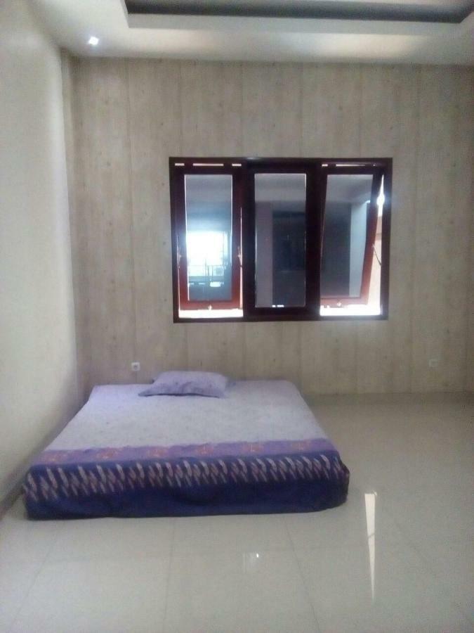 Bintara Jaya Yemima Guest house Bekasi Bagian luar foto